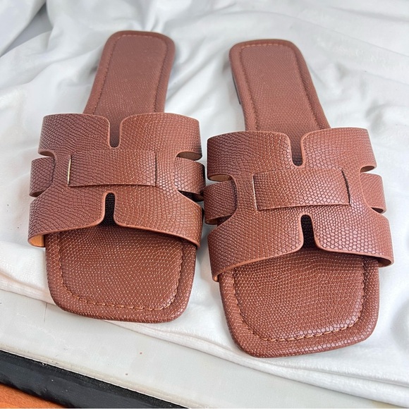Women's Fashion Square Toe Flat Slide Brown Sandals (only worn once) - Picture 11 of 11